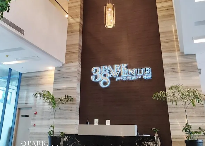 38 Park With King Bed, Pool, Gym & Netflix Cebu