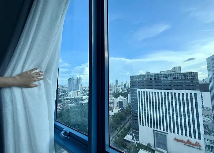 38 Park With King Bed, Pool, Gym & Netflix *