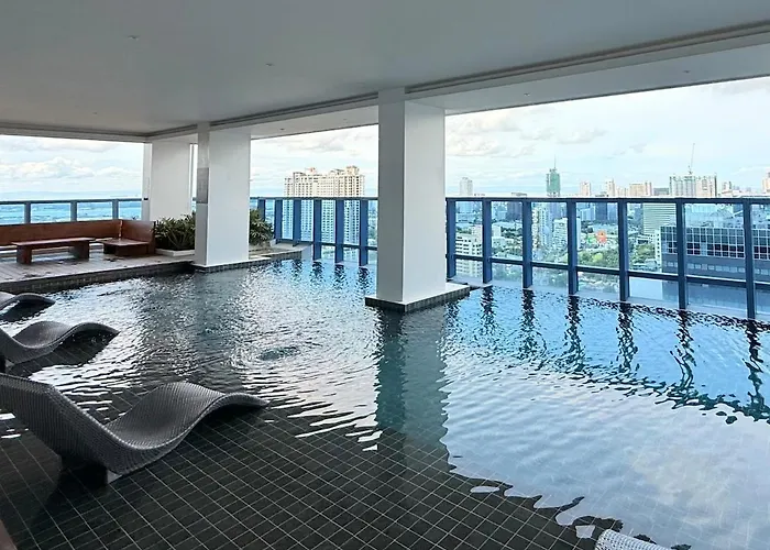 38 Park With King Bed, Pool, Gym & Netflix Cebu