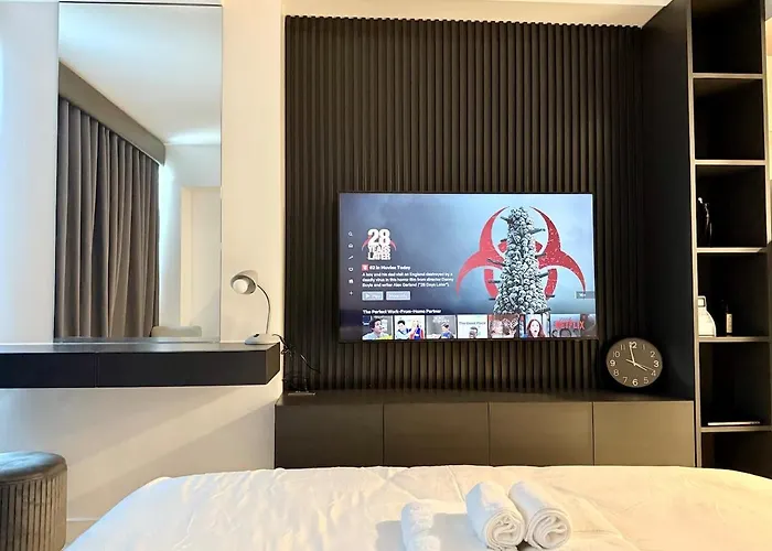 Appartement 38 Park With King Bed, Pool, Gym & Netflix *